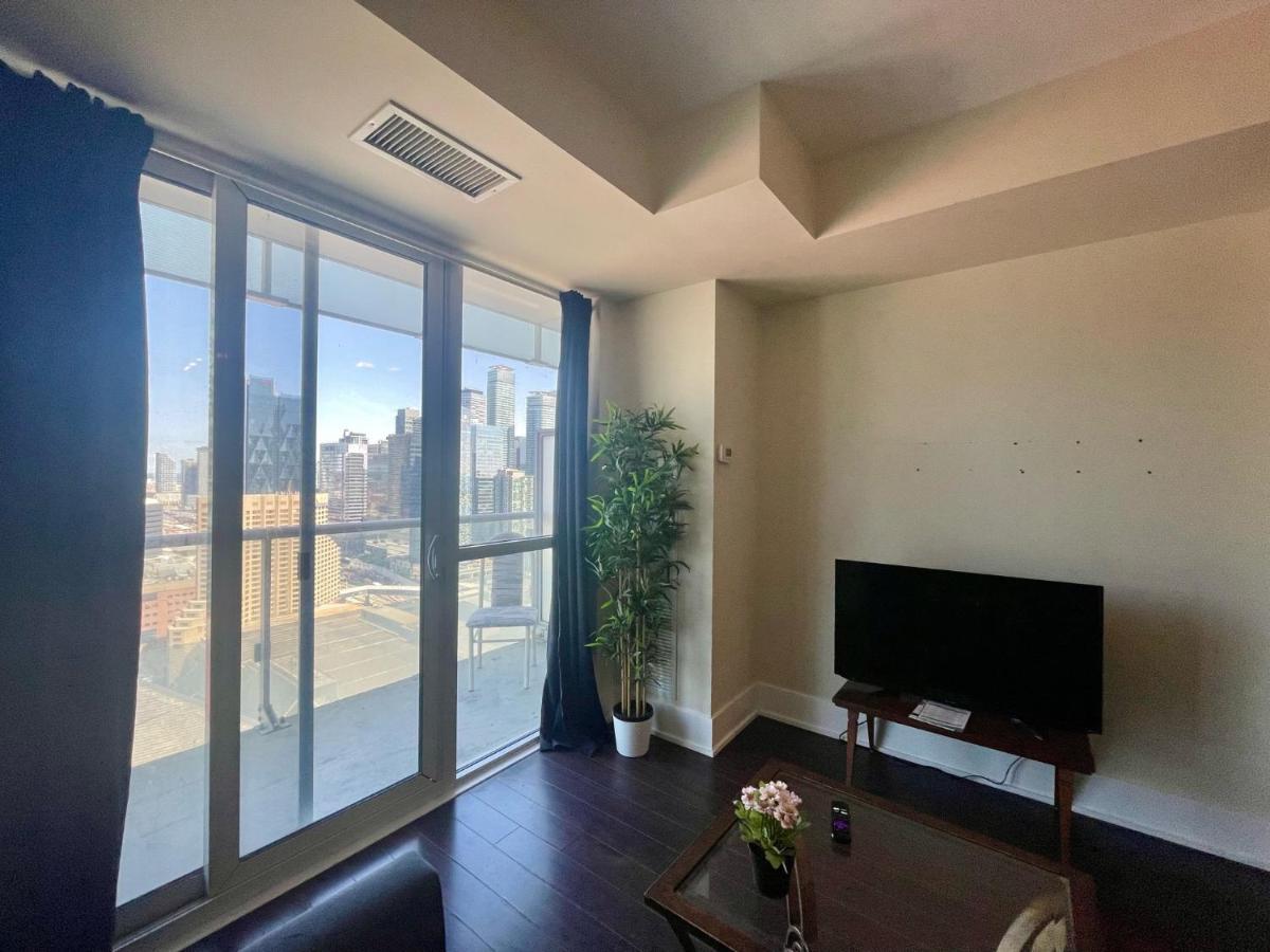 טורונטו Two Br Two Ba Condo Face To Cn Tower Step To Rogers Centre מראה חיצוני תמונה