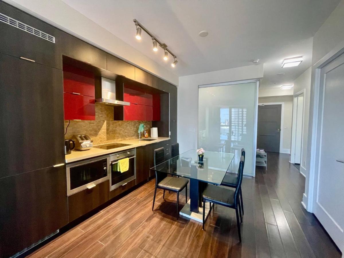 טורונטו Two Br Two Ba Condo Face To Cn Tower Step To Rogers Centre מראה חיצוני תמונה